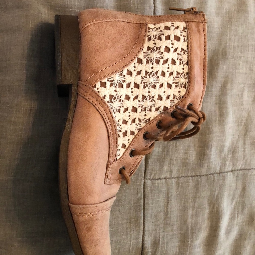 Lace Boot - Picture 2 of 2